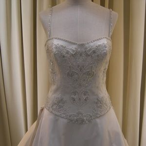 Brand New… Never Worn Wedding Dress